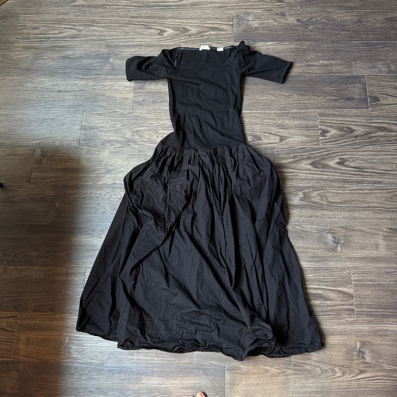 Chic Off-Shoulder Black Midi Dress - Picture 2 of 4